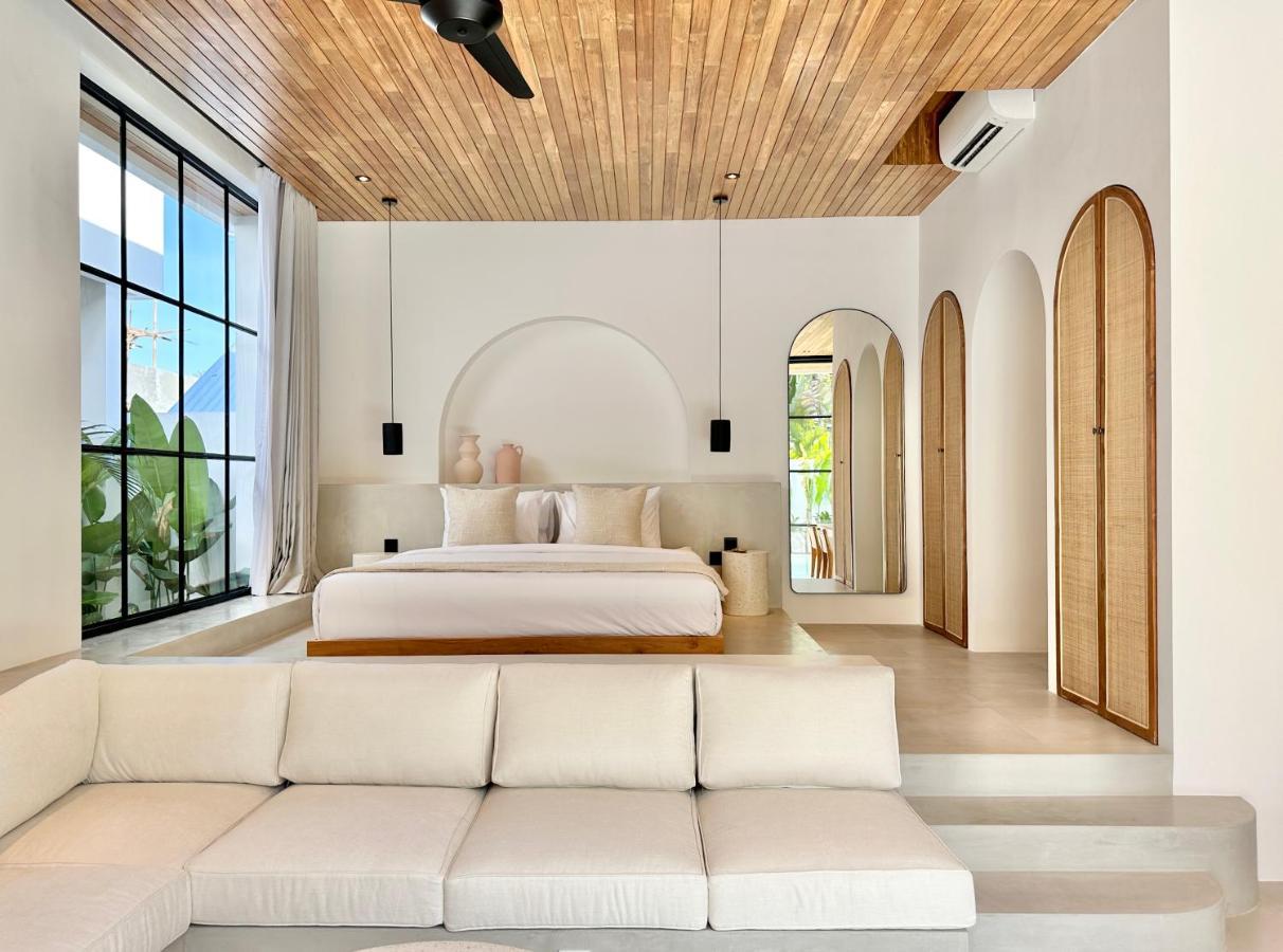 The Suites By The Young Villas Uluwatu Kültér fotó