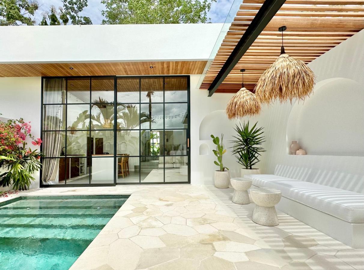 The Suites By The Young Villas Uluwatu Kültér fotó