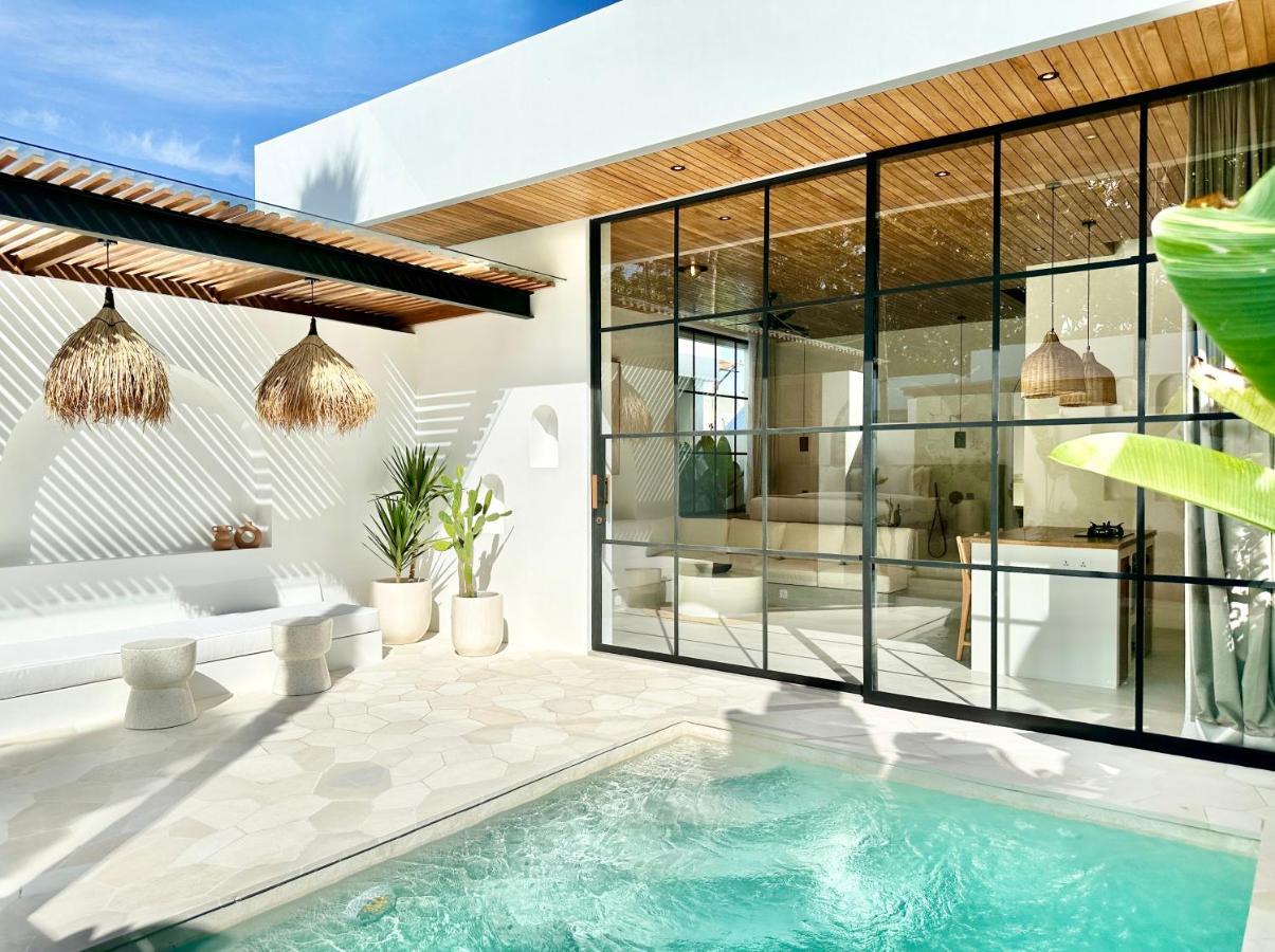 The Suites By The Young Villas Uluwatu Kültér fotó