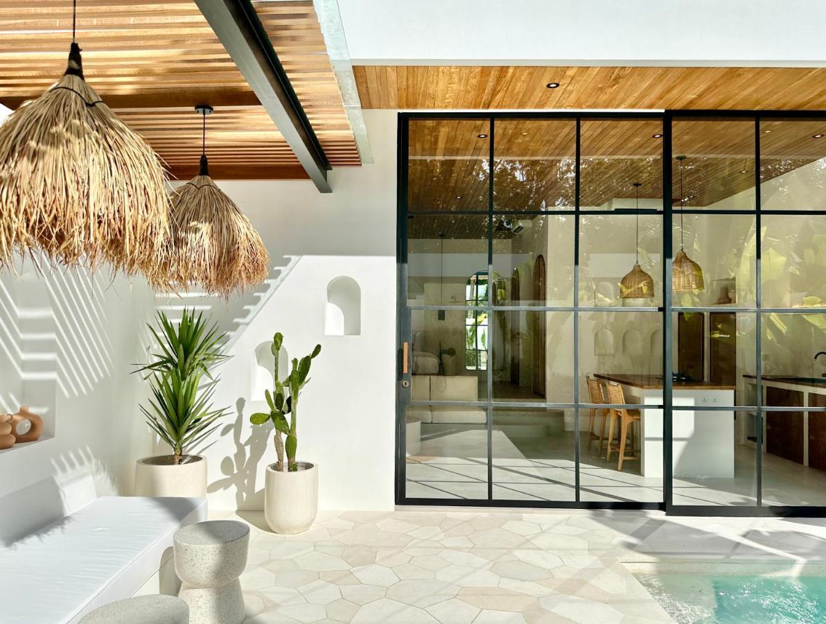 The Suites By The Young Villas Uluwatu Kültér fotó