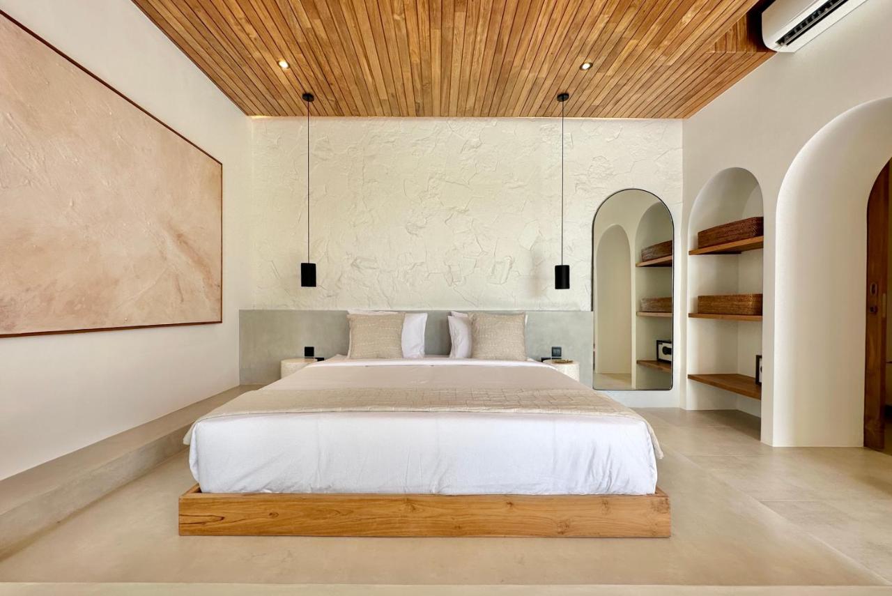 The Suites By The Young Villas Uluwatu Kültér fotó