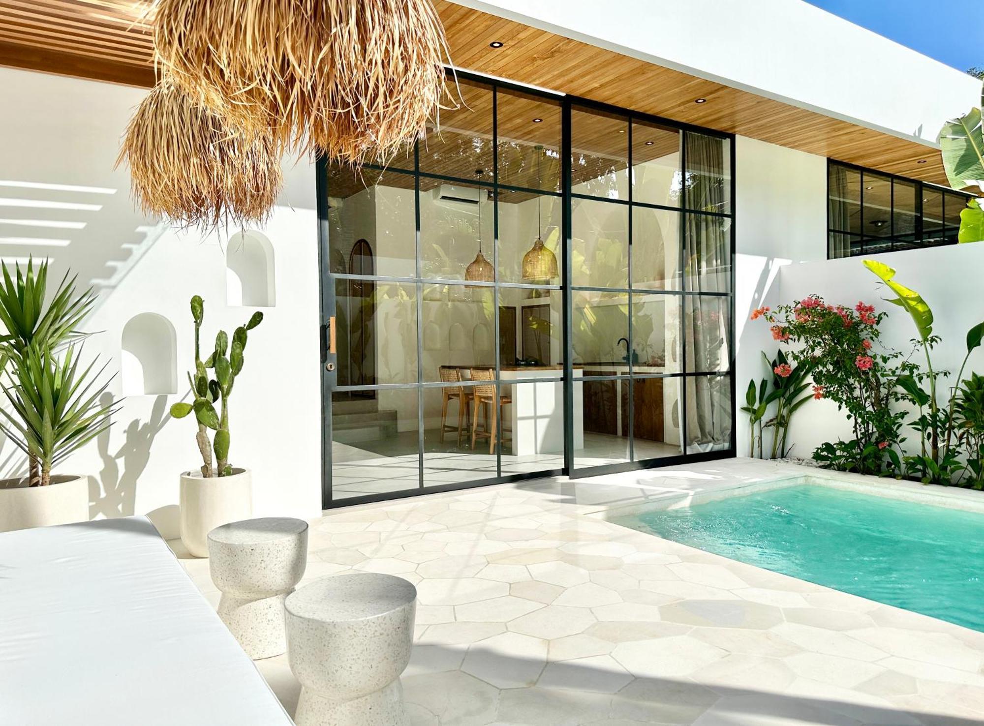 The Suites By The Young Villas Uluwatu Kültér fotó