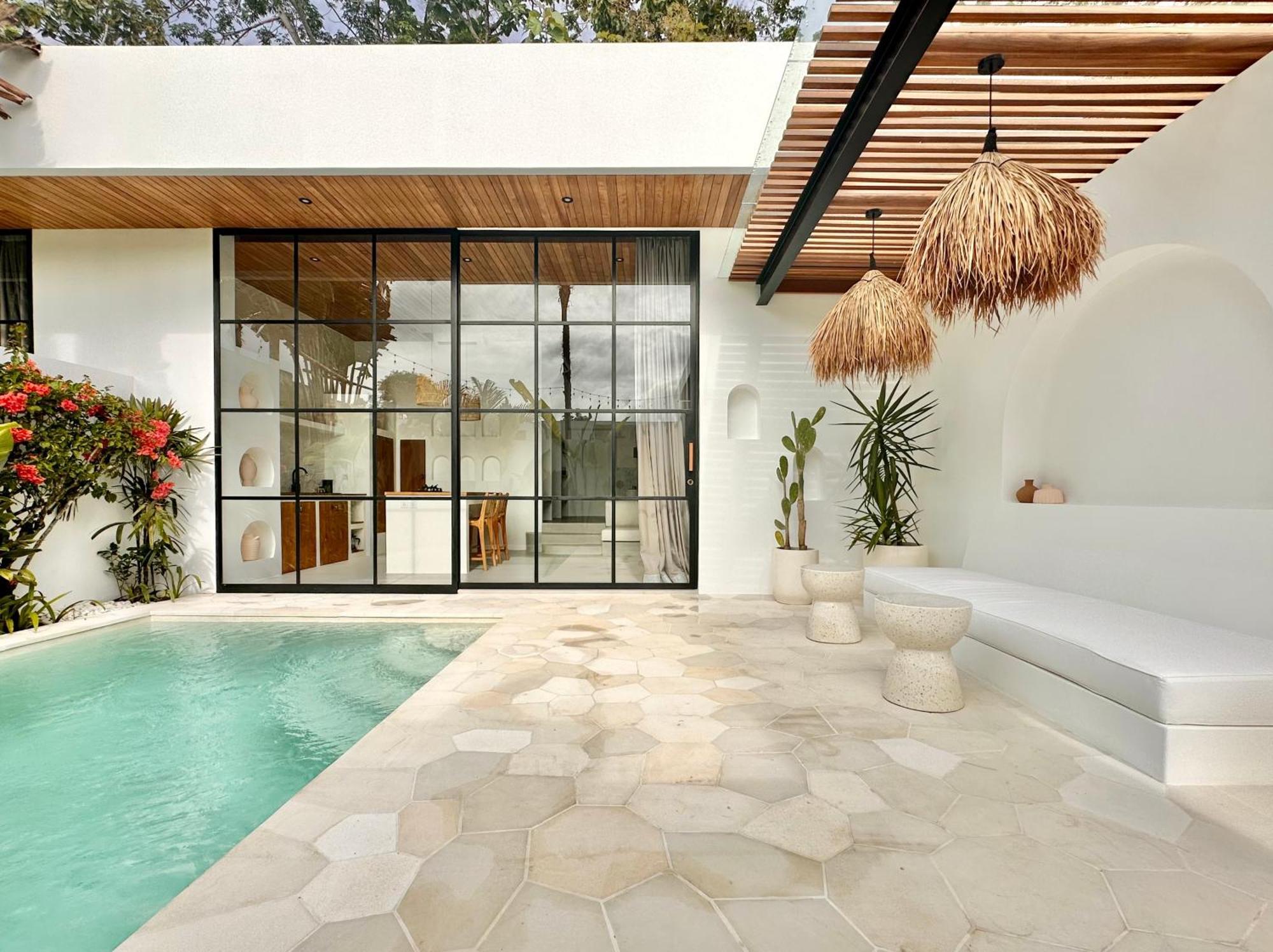 The Suites By The Young Villas Uluwatu Kültér fotó